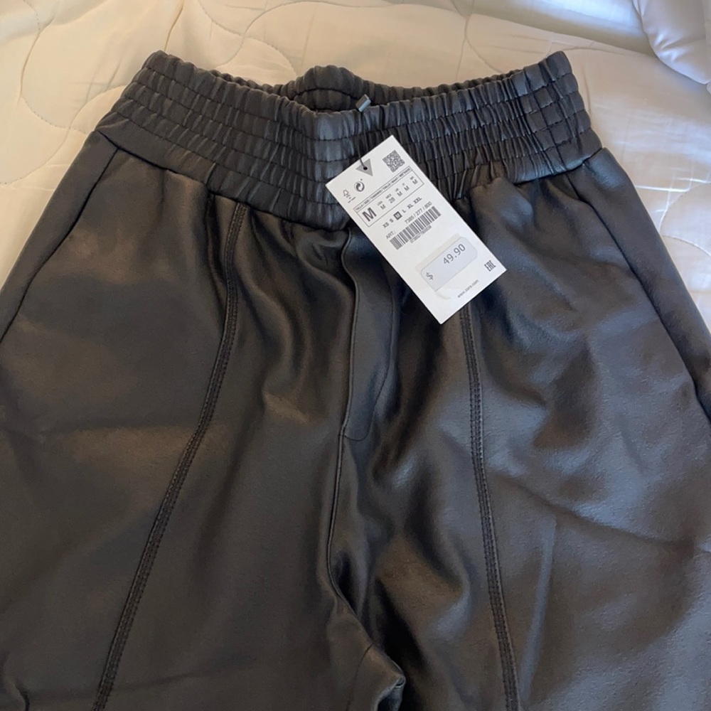 Zara brand new leather culotte/pants